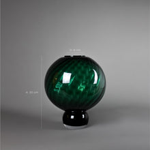 Last inn bildet i galleriviseren Meadow Swirl Vase Large - Green
